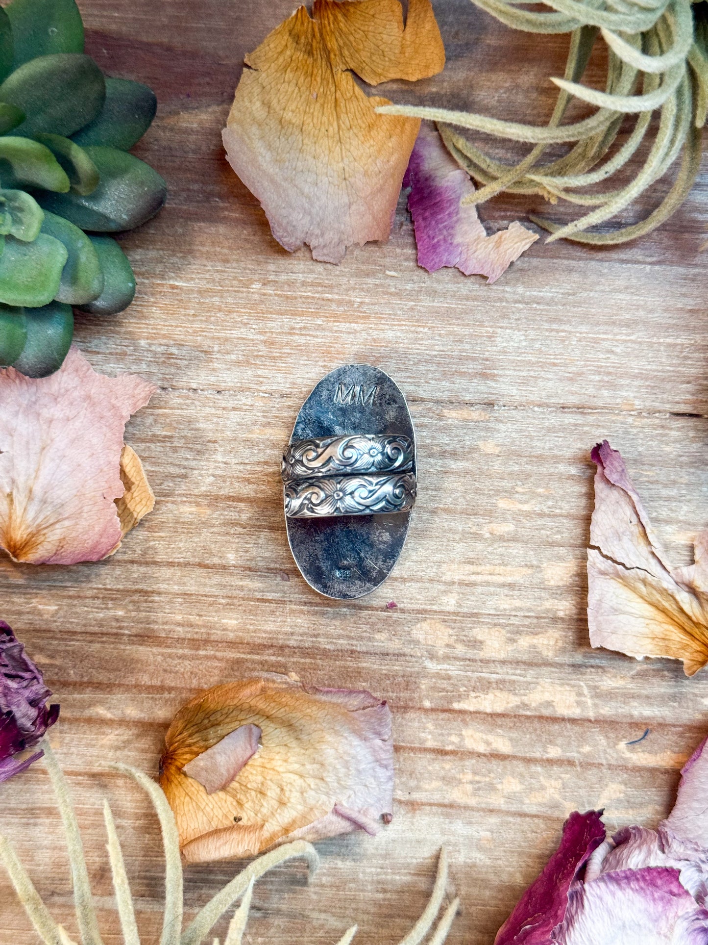 MJ Ring – Sterling Silver Adjustable Long Pink Conch Ring