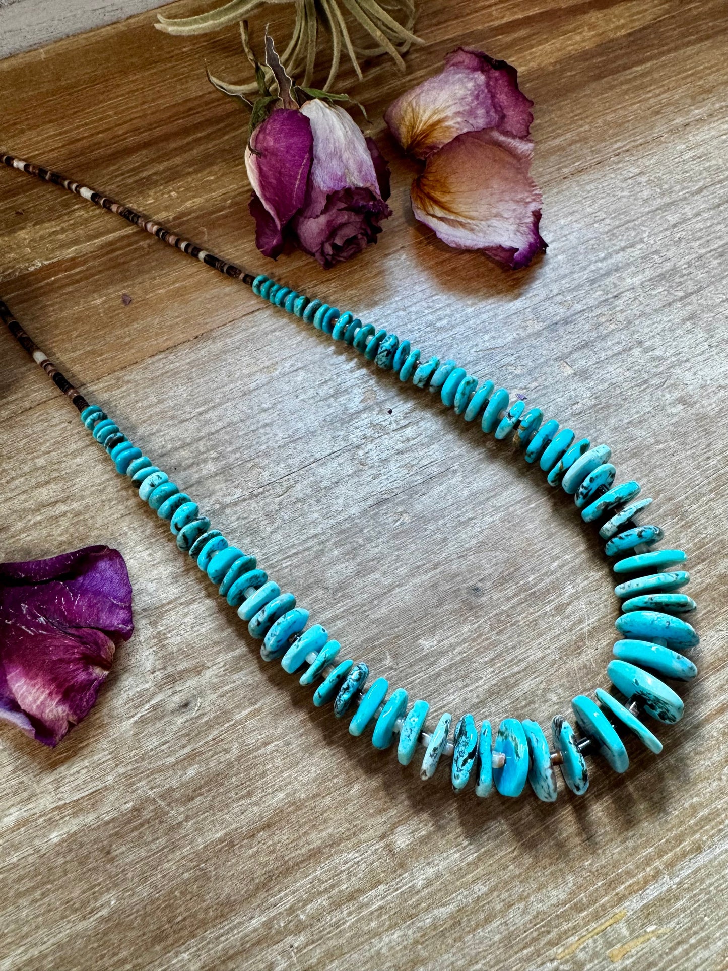 Shell & Turquoise Graduated Necklace – 23"