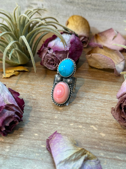 Kingman Turquoise & Pink Conch Sterling Silver Ring – Size 7.5