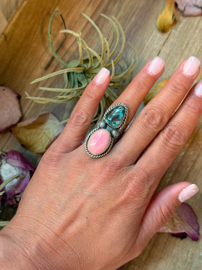 Kingman Turquoise & Pink Conch Sterling Silver Ring – Size 6.5