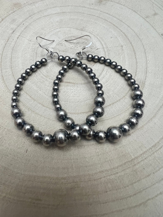 Graduated Sterling Silver Pearl Hoops