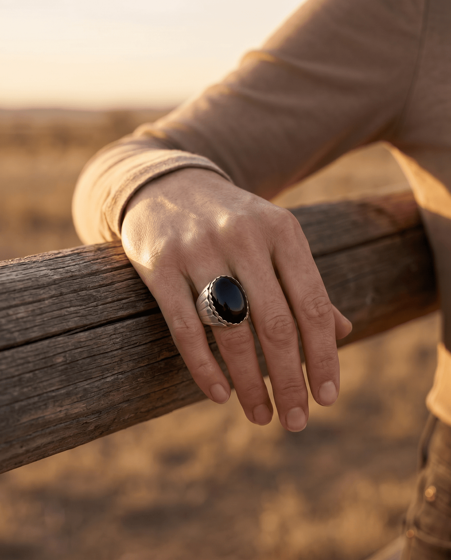 Old Pawn Sterling Silver Onyx Ring — Size 13 (Vintage Native American, Men's Statement)
