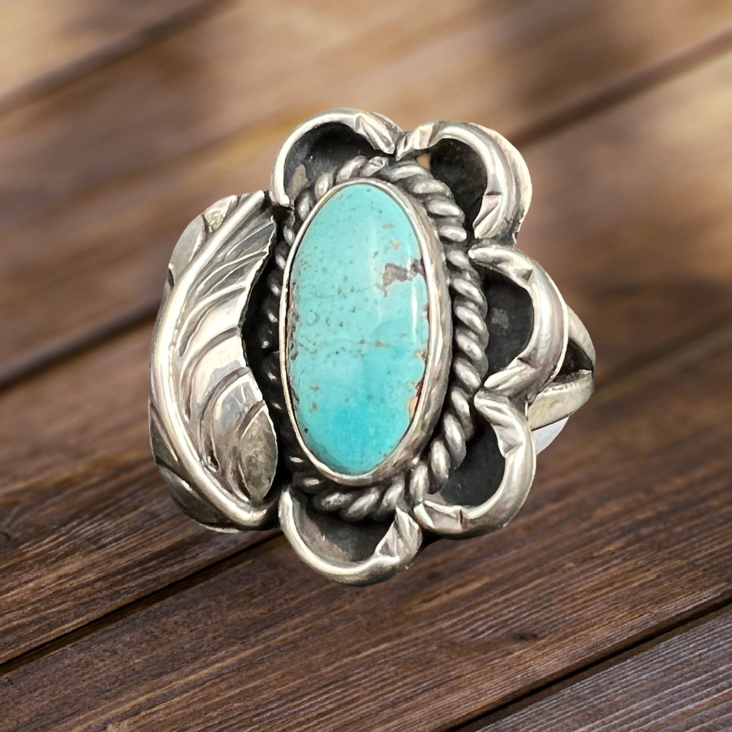 Turquoise & Sterling Silver Ring with Leaf Detail — Size 4.5