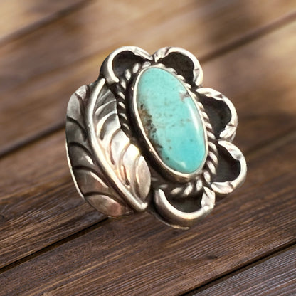 Turquoise & Sterling Silver Ring with Leaf Detail — Size 4.5
