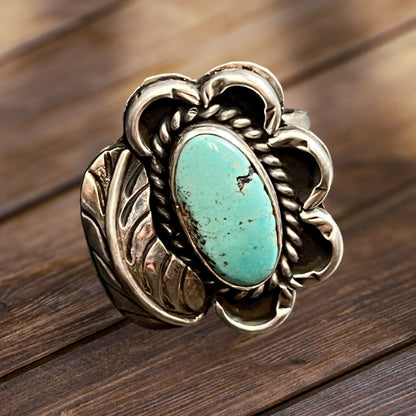 Turquoise & Sterling Silver Ring with Leaf Detail — Size 4.5