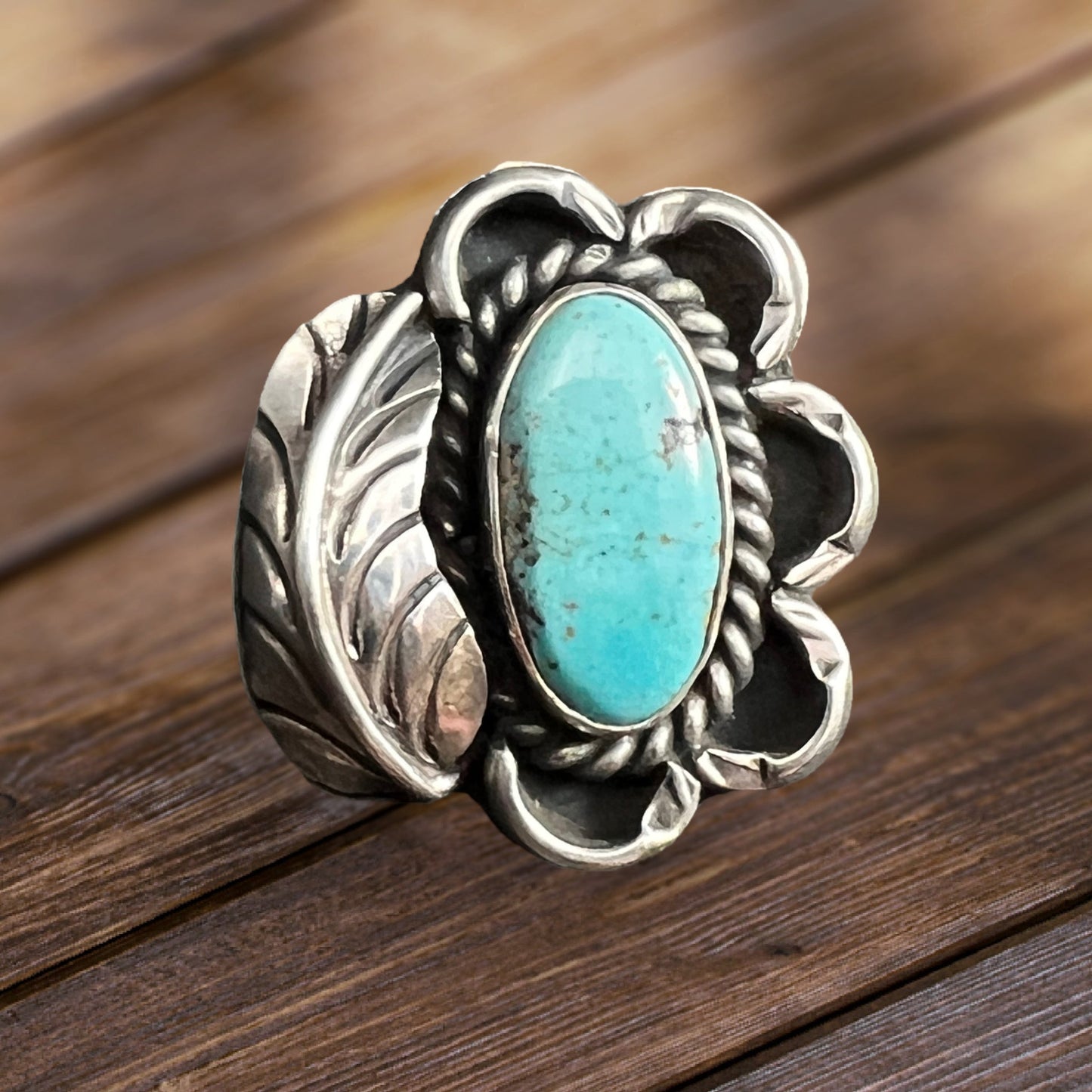 Turquoise & Sterling Silver Ring with Leaf Detail — Size 4.5