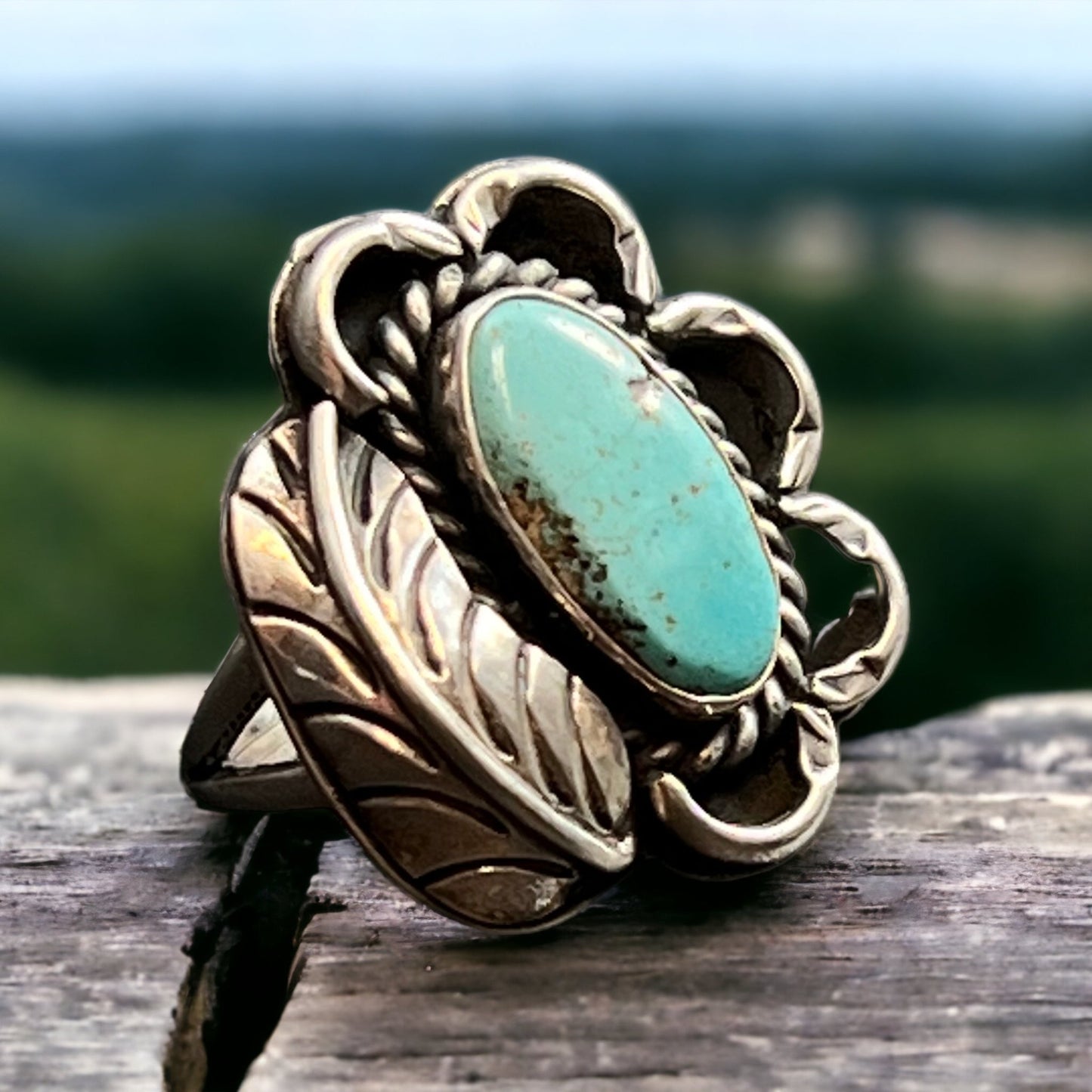 Turquoise & Sterling Silver Ring with Leaf Detail — Size 4.5