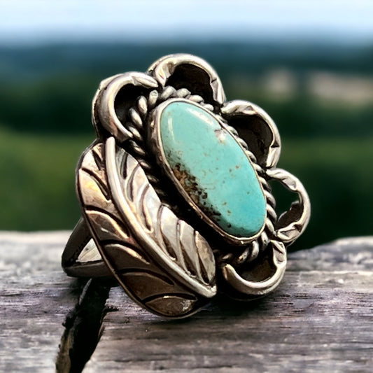 Turquoise & Sterling Silver Ring with Leaf Detail — Size 4.5
