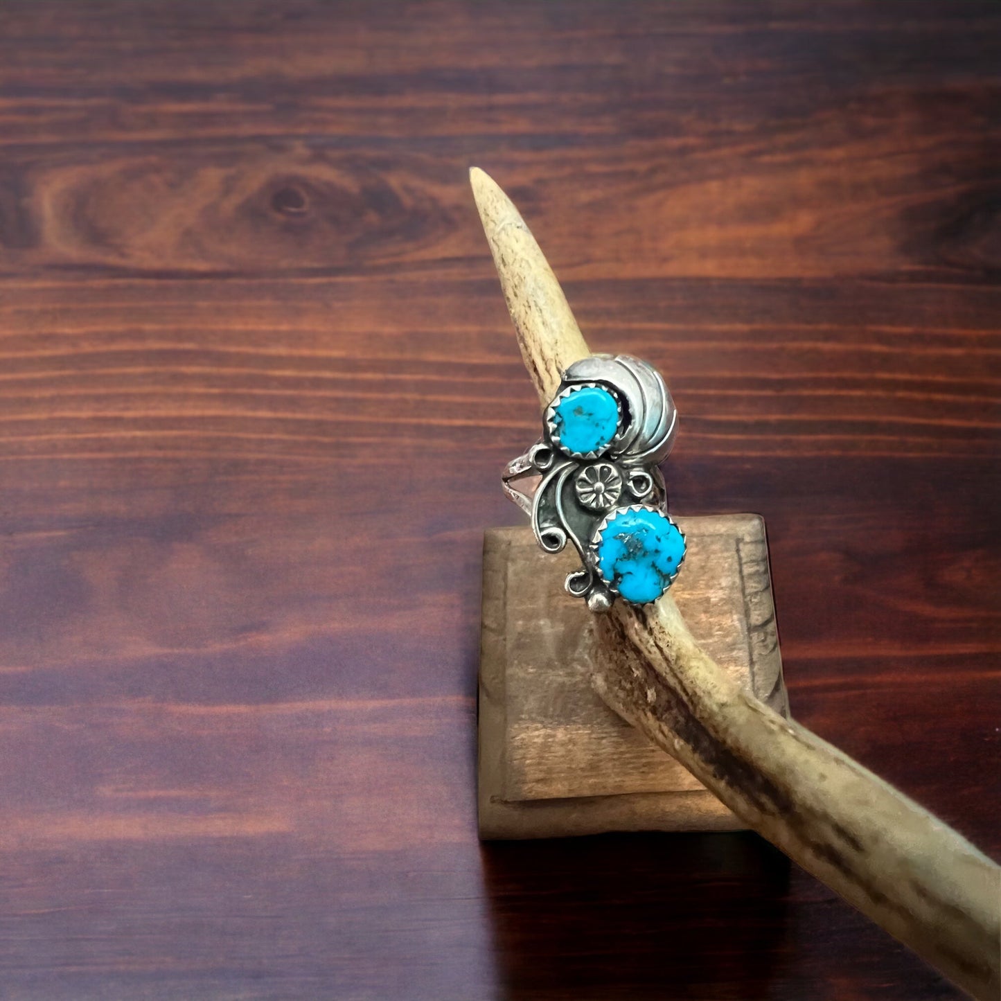 Vintage Native American Handmade Sterling Silver Turquoise Ring — Size 5 (Maker Stamp)