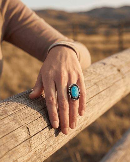 Vintage Sterling Silver Waterweb Blue Turquoise Cabochon Ring — Size 10.5