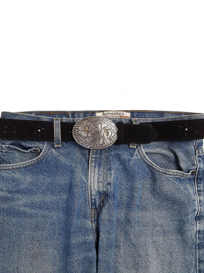 Western Oval Sunflower Belt Buckle — Premium Silver Plating with Gold Trim Accent