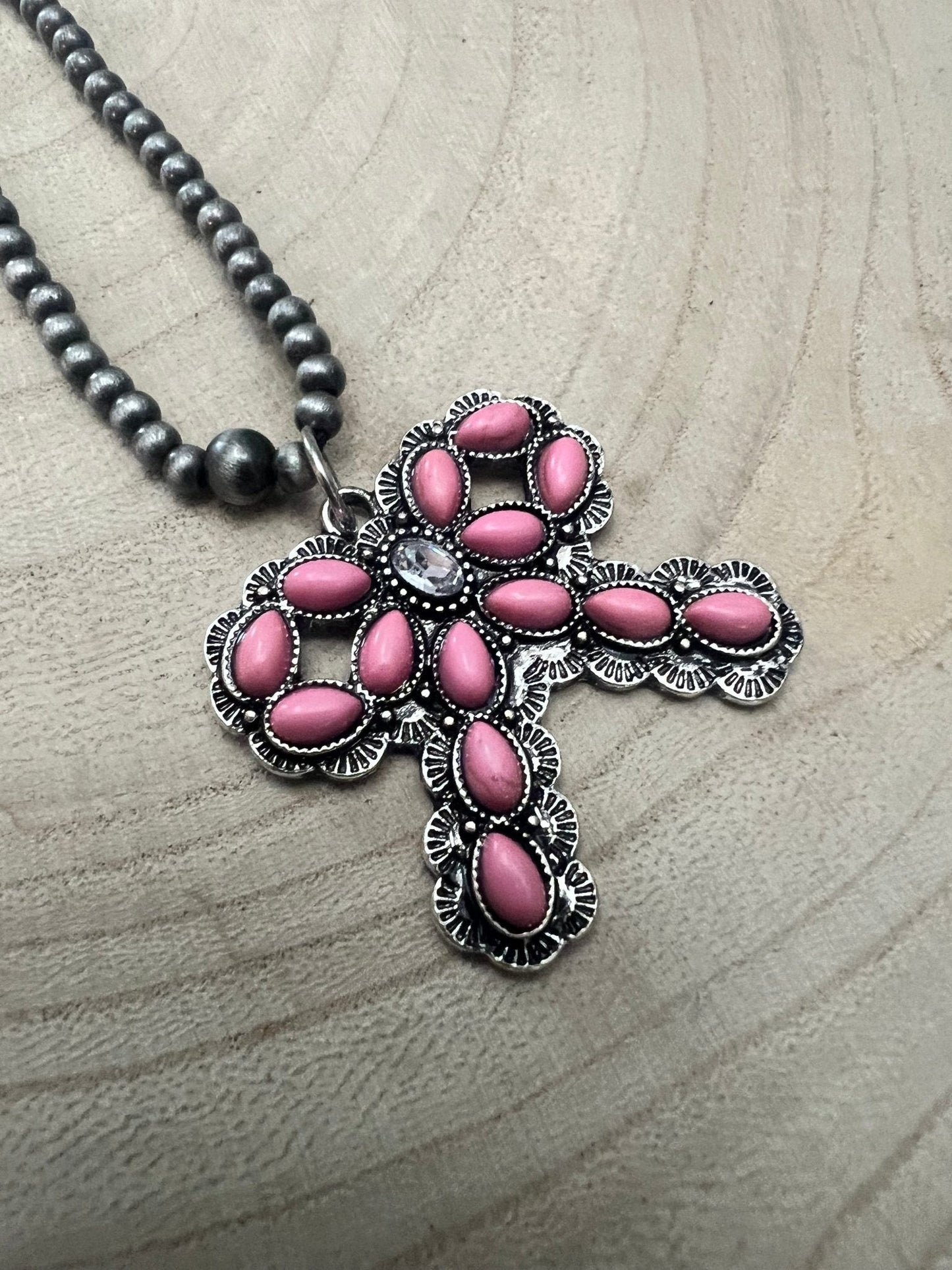 Western Pink Bow Pearl Necklace — Faux Pearls with Pink Bow Detail (18 Inch)